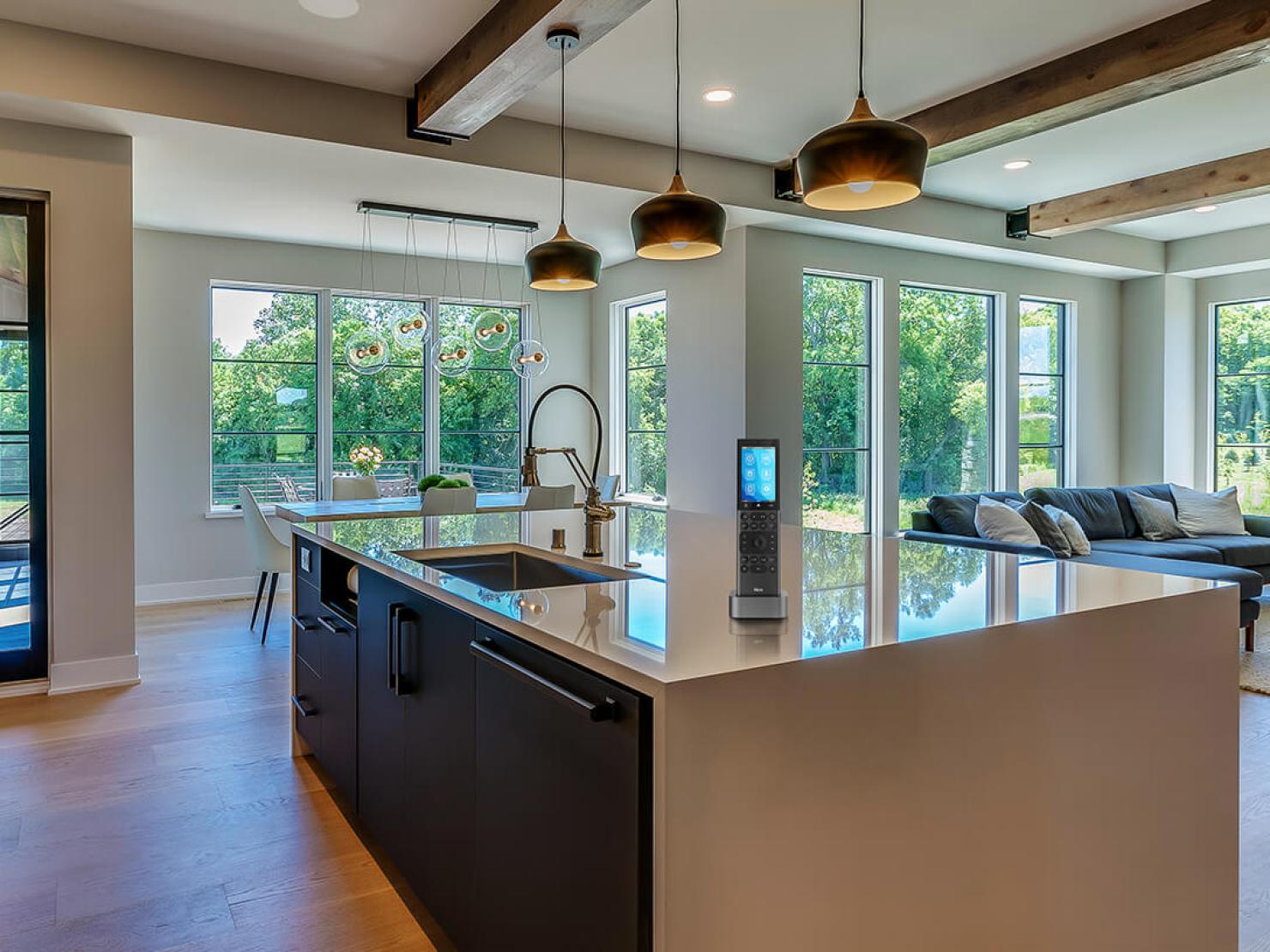 Automação residencial de alto padrão no Jardim Europa – São Paulo. A Hedigma transforma casas em experiências inteligentes com tecnologia invisível, conforto sob medida e design sofisticado. Agende sua visita ao showroom e descubra o futuro da sua casa.